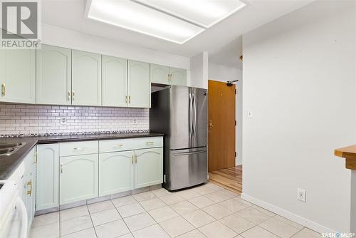 206 2275 Mcintyre Street, Regina, SK - Indoor Photo Showing Kitchen