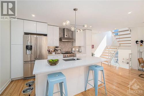 7 Merton Street, Ottawa, ON - Indoor Photo Showing Kitchen With Upgraded Kitchen