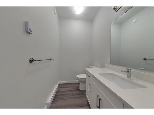 103 - 297 Kimbrook Crescent, Kimberley, BC - Indoor Photo Showing Bathroom