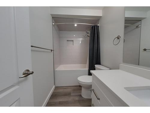 103 - 297 Kimbrook Crescent, Kimberley, BC - Indoor Photo Showing Bathroom