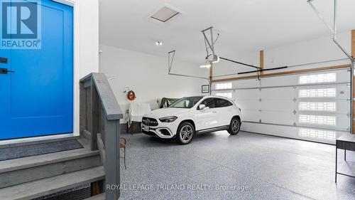 17 Edgeview Crescent, Middlesex Centre, ON - Indoor Photo Showing Garage