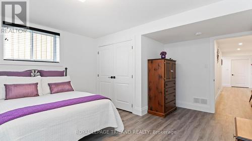 17 Edgeview Crescent, Middlesex Centre, ON - Indoor Photo Showing Bedroom