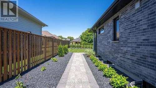17 Edgeview Crescent, Middlesex Centre, ON - Outdoor With Exterior
