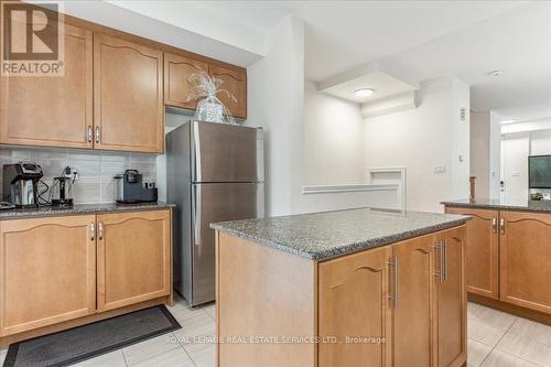 #Th 7 -389 The Westway, Toronto, ON - Indoor Photo Showing Kitchen