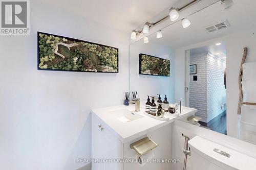 #728 -250 Manitoba St, Toronto, ON - Indoor Photo Showing Bathroom