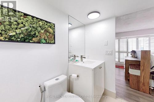 #728 -250 Manitoba St, Toronto, ON - Indoor Photo Showing Bathroom
