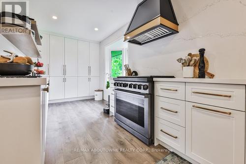 2204 Shardawn Mews, Mississauga (Erindale), ON - Indoor Photo Showing Kitchen