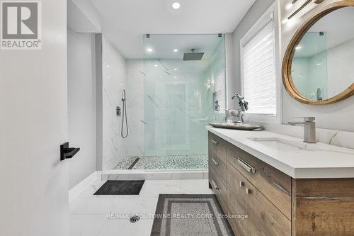 2204 Shardawn Mews, Mississauga, ON - Indoor Photo Showing Bathroom