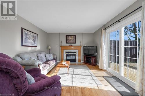 251 Alderlea Ave, Hamilton, ON - Indoor Photo Showing Living Room With Fireplace