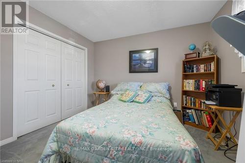 251 Alderlea Ave, Hamilton, ON - Indoor Photo Showing Bedroom