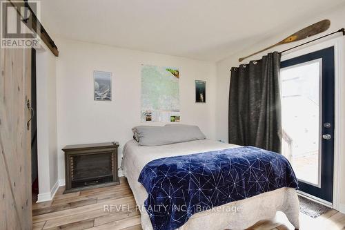 4 Bushey Ave, Essa, ON - Indoor Photo Showing Bedroom