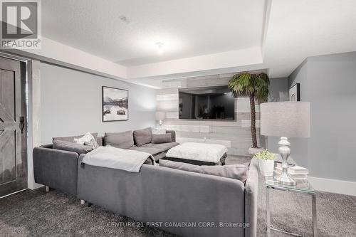#60 -3320 Meadowgate Blvd, London, ON - Indoor