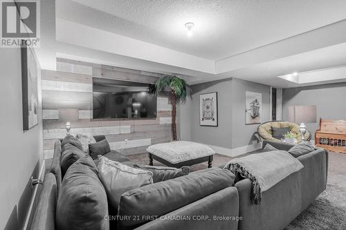#60 -3320 Meadowgate Blvd, London, ON - Indoor Photo Showing Living Room