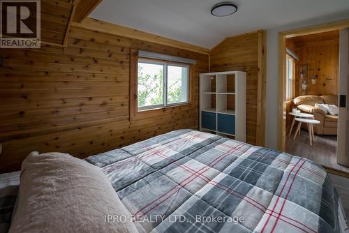 2446 Lakeshore Drive, Ramara, ON - Indoor Photo Showing Bedroom