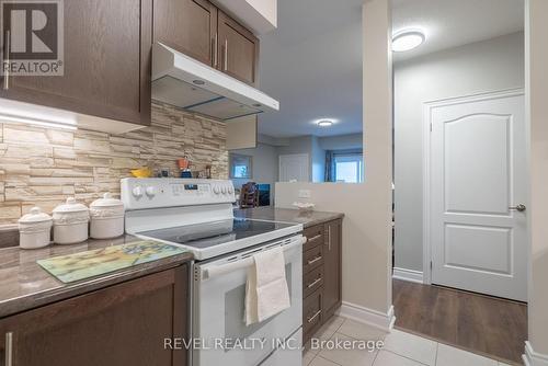 #206 -100 Dean Ave, Barrie, ON - Indoor Photo Showing Kitchen