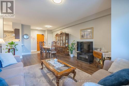 #206 -100 Dean Ave, Barrie, ON - Indoor Photo Showing Living Room