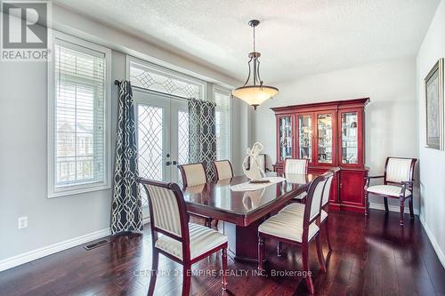 560 Sanderson Cres, Milton, ON - Indoor Photo Showing Dining Room