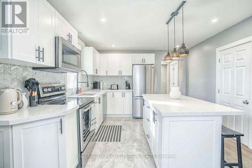 1233 Coric Avenue, Burlington, ON - Indoor Photo Showing Kitchen With Stainless Steel Kitchen With Upgraded Kitchen