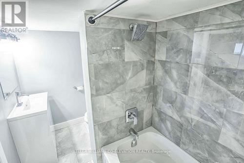 1233 Coric Avenue, Burlington, ON - Indoor Photo Showing Bathroom