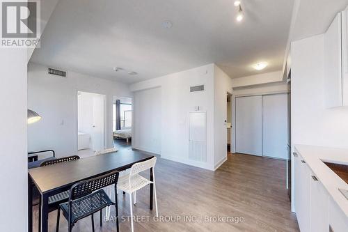 #1610 -99 Broadway Ave, Toronto, ON - Indoor Photo Showing Kitchen
