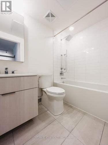 #604 -25 Richmond St E, Toronto, ON - Indoor Photo Showing Bathroom