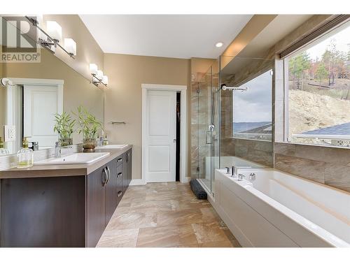 222 Upper Canyon Drive N, Kelowna, BC - Indoor Photo Showing Bathroom