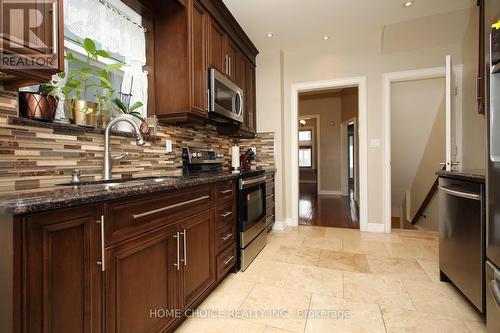 106 Carlaw Ave, Toronto, ON - Indoor Photo Showing Kitchen With Upgraded Kitchen