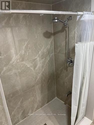 93 Ormond Drive, Oshawa, ON - Indoor Photo Showing Bathroom