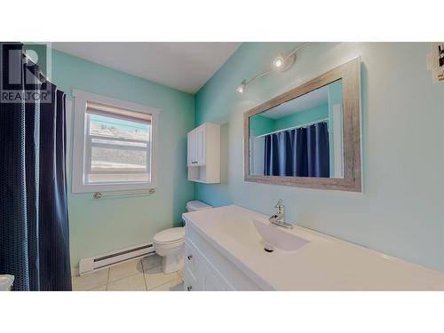 5836 Princess Place, Oliver, BC - Indoor Photo Showing Bathroom