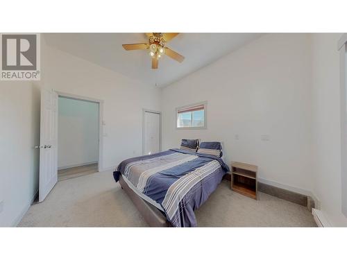 5836 Princess Place, Oliver, BC - Indoor Photo Showing Bedroom