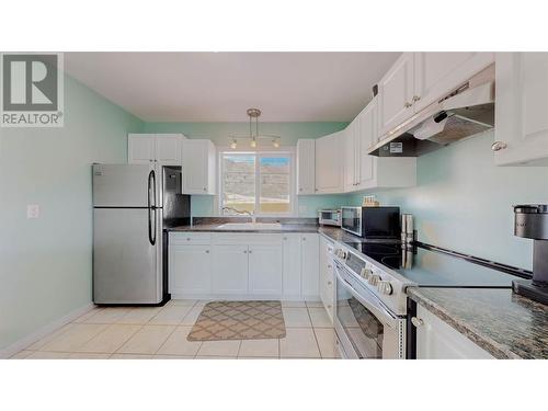 5836 Princess Place, Oliver, BC - Indoor Photo Showing Kitchen