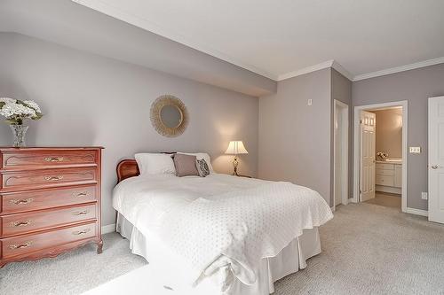 5188 Lakeshore Road|Unit #305, Burlington, ON - Indoor Photo Showing Bedroom