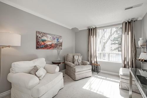 5188 Lakeshore Road|Unit #305, Burlington, ON - Indoor Photo Showing Living Room