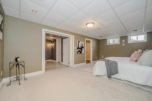 908 Francis Road, Burlington, ON - Indoor Photo Showing Bedroom