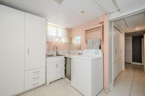 908 Francis Road, Burlington, ON - Indoor Photo Showing Laundry Room
