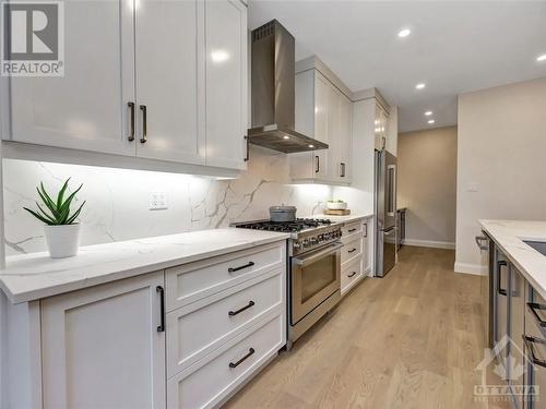 34 Granton Avenue, Ottawa, ON - Indoor Photo Showing Kitchen With Upgraded Kitchen