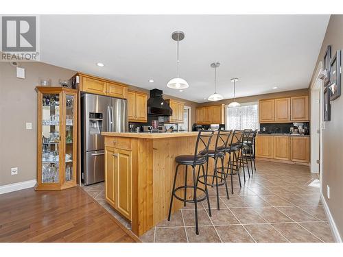 3323 Powerhouse Road, Armstrong, BC - Indoor Photo Showing Kitchen