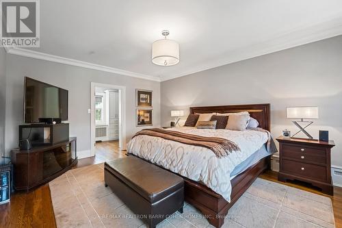 15 Hillholm Rd, Toronto, ON - Indoor Photo Showing Bedroom