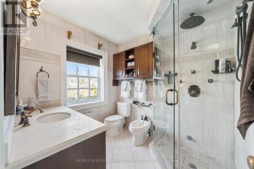 15 Hillholm Rd, Toronto, ON - Indoor Photo Showing Bathroom