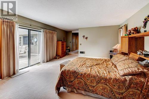 477 Okaview Road, Kelowna, BC - Indoor Photo Showing Bedroom