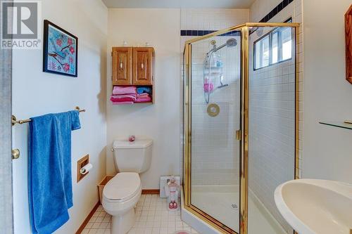 477 Okaview Road, Kelowna, BC - Indoor Photo Showing Bathroom