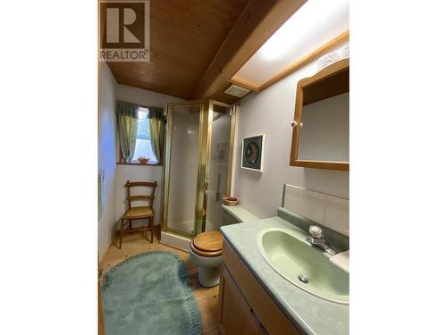 6499 Mahood Lake Road, Deka Lake / Sulphurous / Hathaway Lakes, BC - Indoor Photo Showing Bathroom