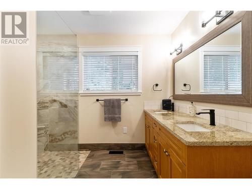 3304 Gray Road, Blind Bay, BC - Indoor Photo Showing Bathroom