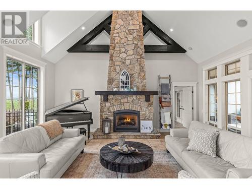 2957 Harvard Road, Kelowna, BC - Indoor Photo Showing Living Room With Fireplace