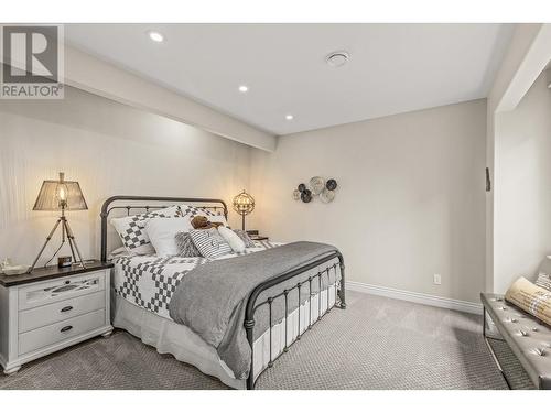 2957 Harvard Road, Kelowna, BC - Indoor Photo Showing Bedroom