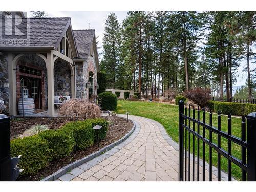 2957 Harvard Road, Kelowna, BC - Outdoor