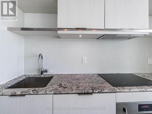 #3111 -197 Yonge St, Toronto, ON - Indoor Photo Showing Kitchen With Upgraded Kitchen