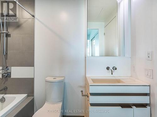 #3111 -197 Yonge St, Toronto, ON - Indoor Photo Showing Bathroom