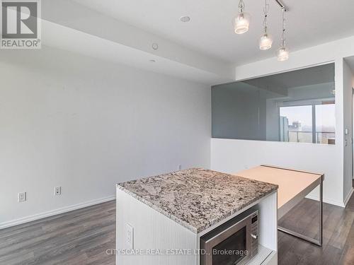 #3111 -197 Yonge St, Toronto, ON - Indoor Photo Showing Kitchen