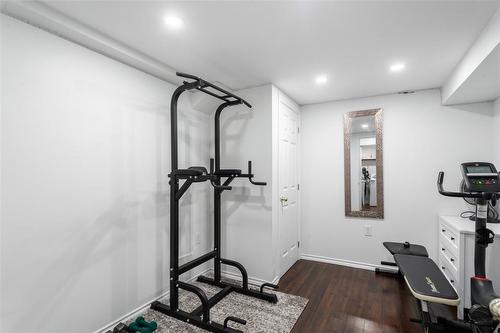 39 Delena Avenue N, Hamilton, ON - Indoor Photo Showing Gym Room